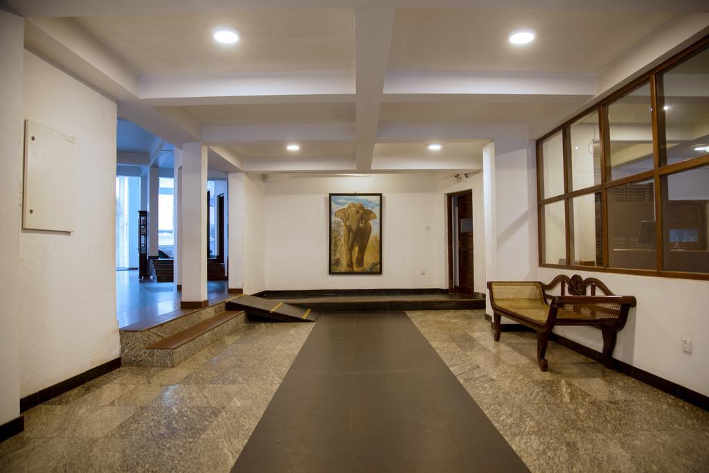 Palms Hotel Mount Lavinia マウントラビニア エクステリア 写真